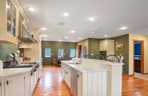 Honesdale Other | Charming 7-bedroom farmhouse with AC, WiFi in welcoming Honesdale