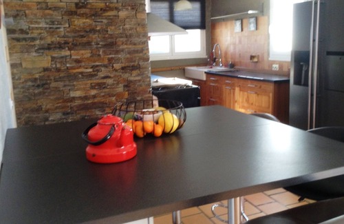 Saint-Jean-de-Vedas Apartment | Charming accommodation. Quiet !garden, terrace and BBQ. Private parking
