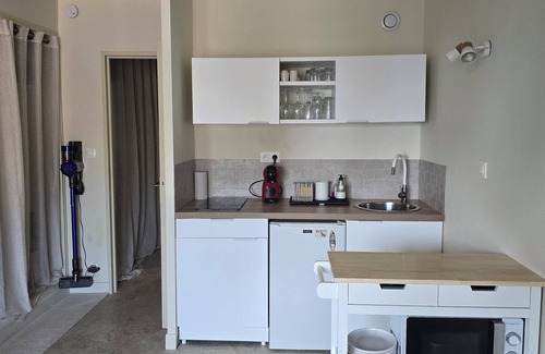 Les Lecques Apartment | CHARMING AIR-CONDITIONED STUDIO WITH SEA VIEW