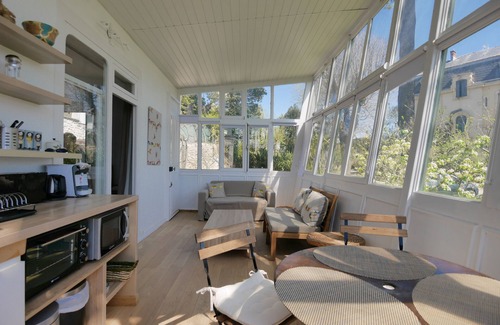 Sommieres Cottage | Charming air-conditioned cottage "the cabin" and its private and independent garden