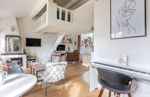 Quartier de la Monnaie Apartment | Charming and Chic Home - Notre Dame