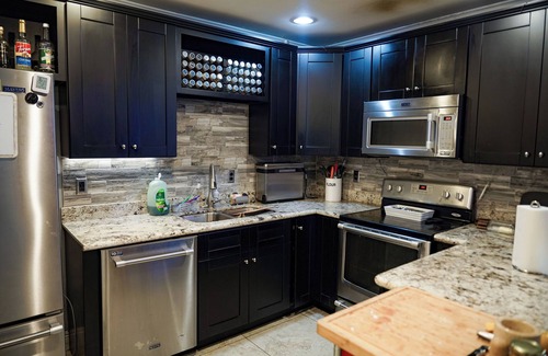 Pontchartrain Park House | Charming and comfortable 2-bedroom house that sleeps 6 with a gym.