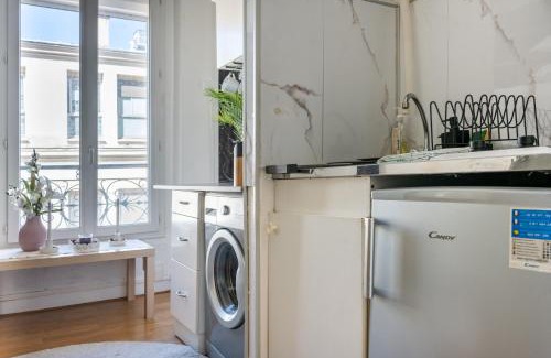 18th Arrondissement Hotel | Charming and Compact Studio-Jules Joffrin - Montmartre