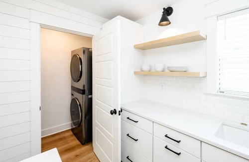 Mount Pleasant Apartment | Charming and modern guest house in the heart of Mount Pleasant