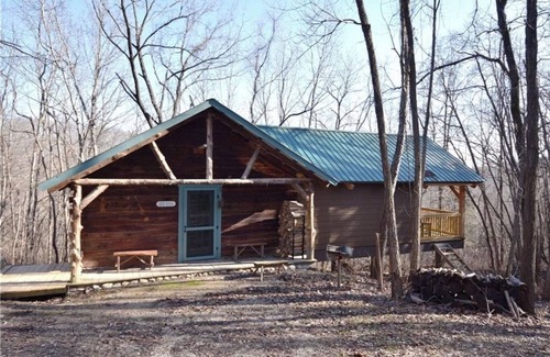 Eureka Springs Cabin | Charming and Secluded Mountain Cabin for Couples near Eureka Springs