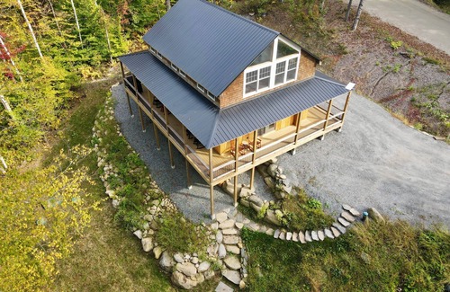 Townshend House | Charming and secluded 3-bedroom house in beautiful Townshend, Vermont with WiFi