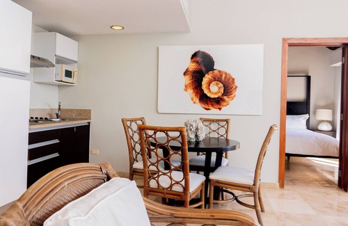 Puerto Bahia Apartment | Charming Apartment in Puerto Bahía The Bannister with Balcony and Sea View.