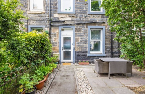 Leith Apartment | Charming Apartment near Leith Links with Patio