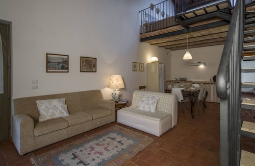 Laterina Apartment | Charming apartment with pool, Wi-fi, TV and pets allowed in the heart of Tuscany