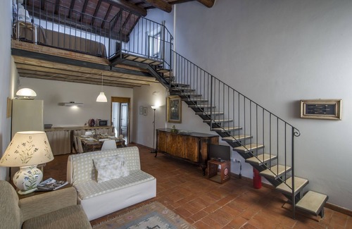 Laterina Apartment | Charming apartment with pool, Wi-fi, TV and pets allowed in the heart of Tuscany