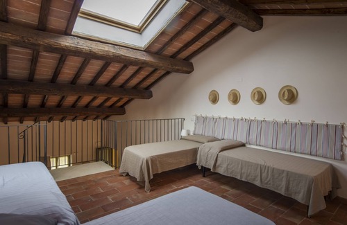 Laterina Apartment | Charming apartment with pool, Wi-fi, TV and pets allowed in the heart of Tuscany