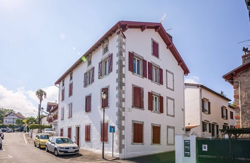 Hendaye Apartment | Charming Apartment with Balcony, 2 Bedrooms, 5min Drive to Beach, Quiet Area in Hendaye