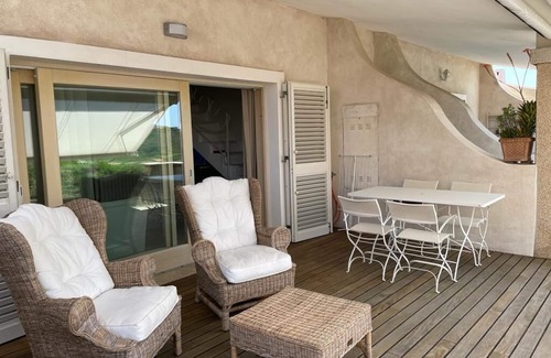 Palau Apartment | Charming Apartment with shared Swimming Pool