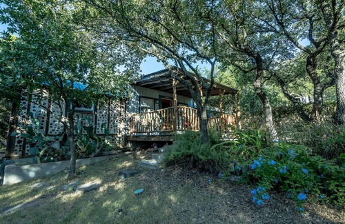 Tumbleweed Hills Cottage | Charming Artistic Casita in rolling Texas Hill Country