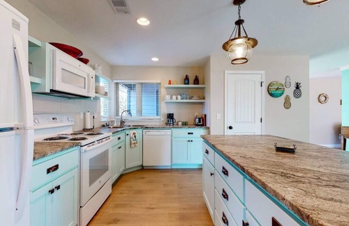 Brookings House | Charming Ashberry by the Sea