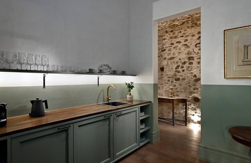 Monastiraki Villa | Charming Athens Apartment | 1 Bedroom.