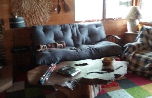Madawaska Valley House | Charming Authentic Family Cottage on Lake