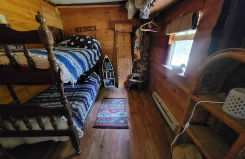 Madawaska Valley House | Charming Authentic Family Cottage on Lake