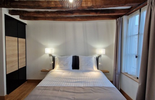 Fontevraud-l'Abbaye Bed & Breakfast | Charming bed and breakfast in a 19th-century house,