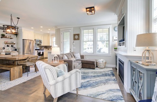 Seabrook House | Charming Beach House - 5 Min Walk to Shops, Dining, & Beach + Hot Tub + Dogs OK