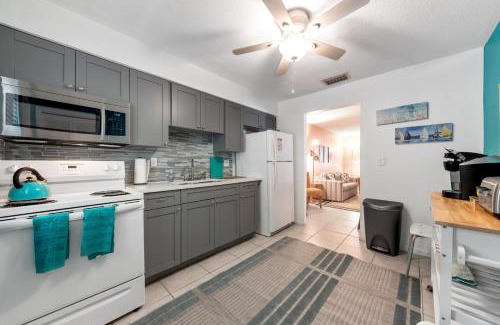 Indian Rocks Beach Apartment | Charming Beach Villa B