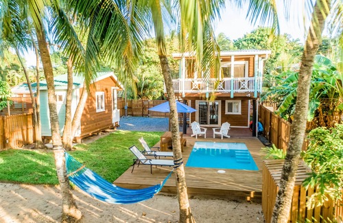 Antoneys Cay Cottage | Charming Beachfront Cottage w/Private Pool in Beautiful Sandy Bay, A/C and WiFi