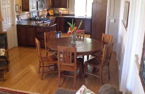 Lanai City Cottage | Charming, Beautifully Remodeled, Historic Plantation Home