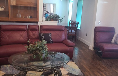 Kansas City House | Charming bedroom in a vintage house with AC, WiFi in fantastic Kansas City