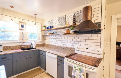 Edenton House | Charming brick home in a historic 18th century waterfront town.