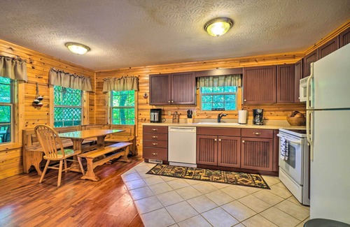 Byrdstown Cabin | Charming Cabin < 3 Mi to Dale Hollow Lake!