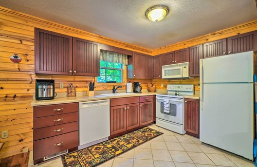 Byrdstown Cabin | Charming Cabin < 3 Mi to Dale Hollow Lake!