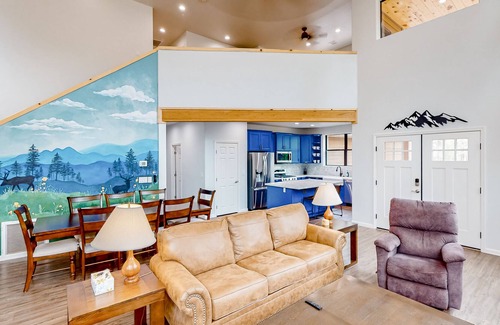 Sierra Pines Cabin | Charming cabin backing a National Forest with stunning deck, grill, fireplace