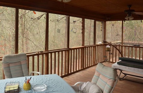 Dahlonega Cabin | Charming cabin in the glorious mountains of North Georgia.