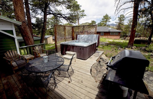 Estes Park Cabin | Charming Cabin, Next To National Park 3 Bedroom Cabin - #20-NCD0297