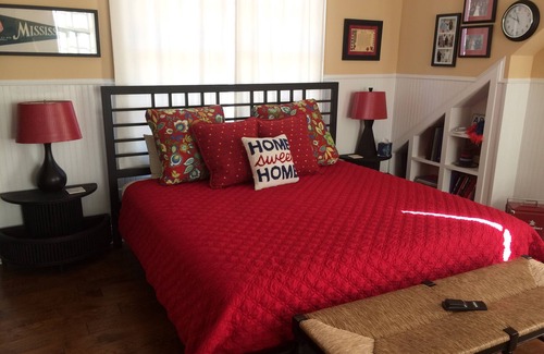 Oxford House | Charming Carriage apartment blocks from Oxford's Historic Square & Ole Miss