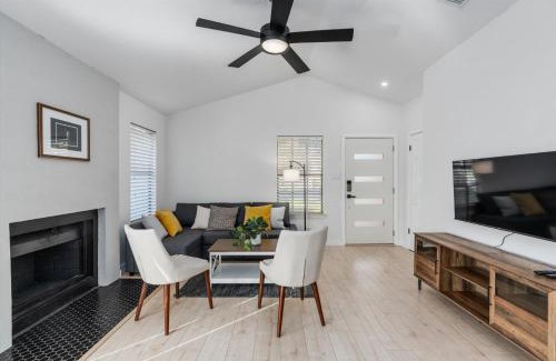 Greenslopes At Lake Creek House | Charming casa near historic Downtown, Kalahari etc