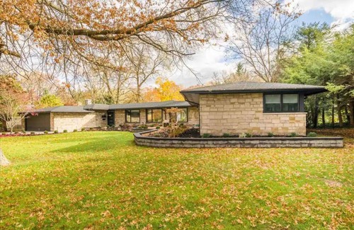 Rochester House | Charming central and remodeled 3-bedroom in fabulous Rochester/brighton