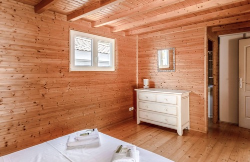Gassin Ski Chalet | Charming chalet with AC in Gassin - Welkeys
