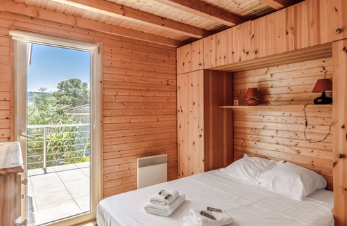 Gassin Ski Chalet | Charming chalet with AC in Gassin - Welkeys