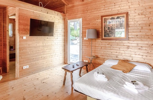 Gassin Ski Chalet | Charming chalet with AC in Gassin - Welkeys