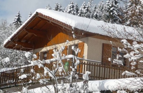 Rochesson Cottage | Charming Chalet with Modern Amenities - Near Gérardmer, Sleeps 7, Pet-Friendly