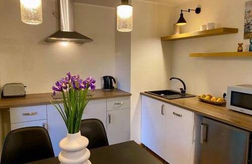 Kesklinn Apartment | Charming City Centre Apartment - Spacious Balcony and Private Garden