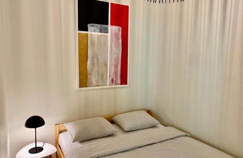 Kesklinn Apartment | Charming City Centre Apartment - Spacious Balcony and Private Garden
