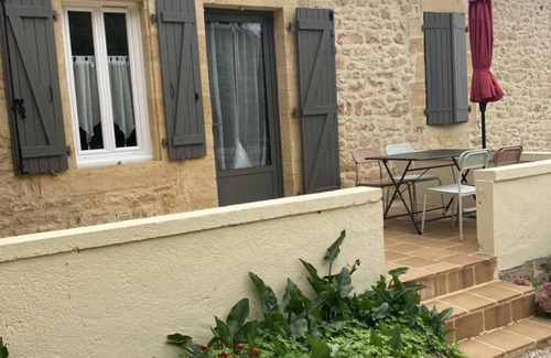 Calviac-en-Perigord Cottage | Charming countryside house with garage and bikes, near Dordogne and tourist sites