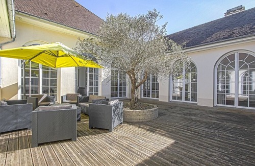 Sainte-Honorine-des-Pertes House | Charming Coastal Hideaway