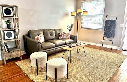 Thunderbolt Apartment | Charming coastal retreat in the heart of Thunderbolt.
