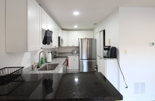 West Falls Church Condo | Charming Condo With Lakeside View