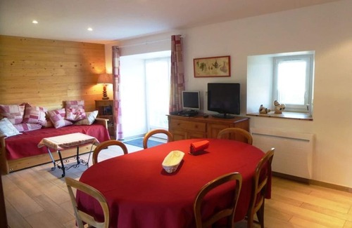 Freycenet-la-Cuche Cottage | Charming cottage with terrace, near winter sports, pets allowed