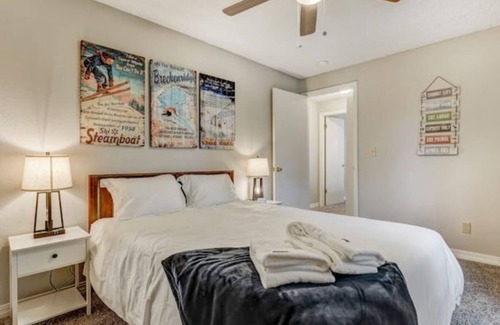 Colorado Springs Cottage | Charming Cottage 2-Min Walk to Red Rock Open Space and close to all activities!