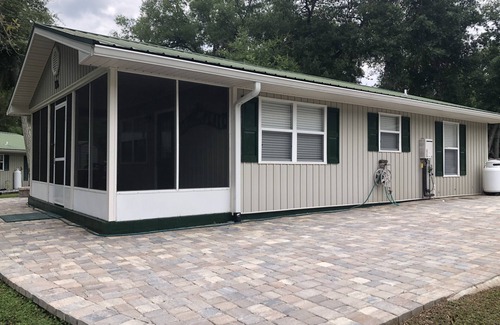 Salt Springs Cabin | Charming Cottage by the Lake!